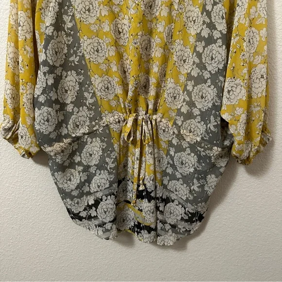 CAbi Gather Blouse Sz Small Floral Print Yellow - Picture 13 of 16